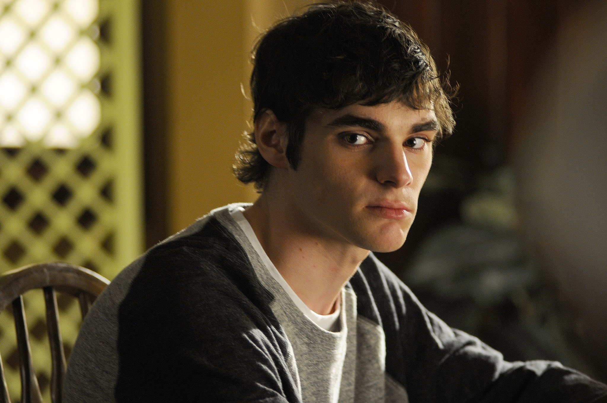 “Breaking Bad” Star RJ Mitte’s Cause of Death at 34 Finally Revealed Following Investigation After Recent Reports of His Suicide, as Heartbreaking Clip of His Final Moments Emerges