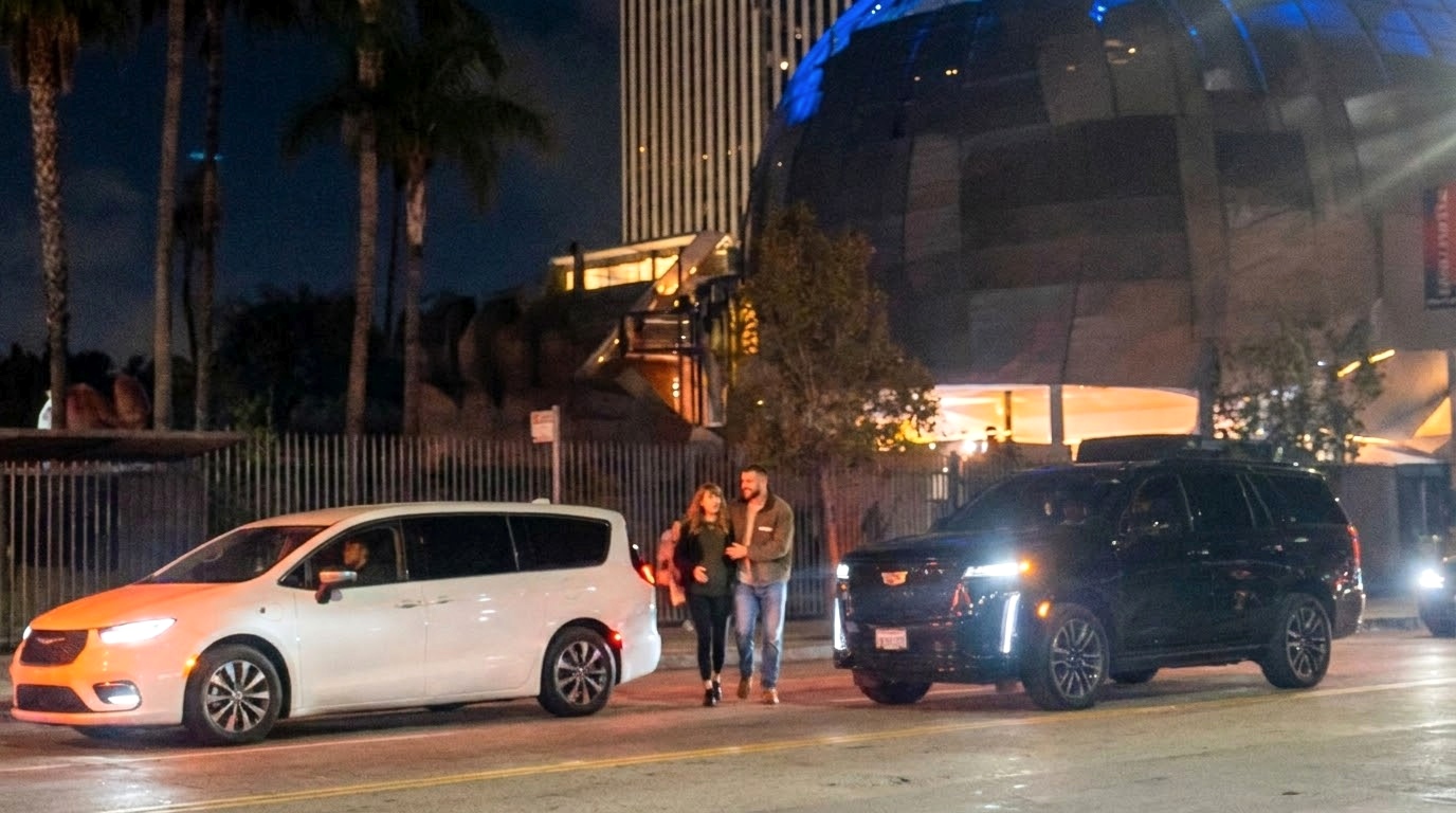 Taylor Swift and Husband Travis Kelce Spotted Outside the Academy Museum Gala Venue Last Night, but Fans Were Not Prepared for What They Noticed About Taylor