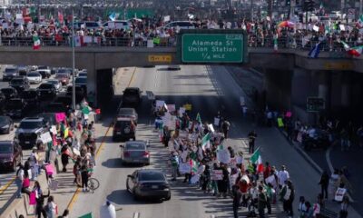 Thousands block Los Angeles Highways