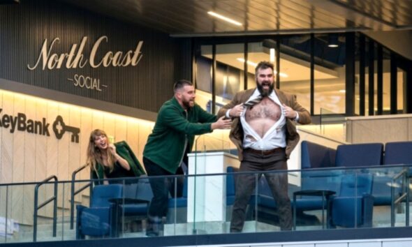 Jason Kelce Breaks the Internet by Going Shirtless and Tearing His $9,500 Suit After an Eagles Touchdown During the Eagles vs. Jaguars Game, Leaving Travis Kelce Unable to Stop Him as Taylor Swift Bursts Into Laughter After Jason’s Wife Momentarily Leaves the VIP Box