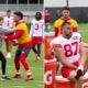 Taylor Swift Breaks Chiefs Protocol by Rushing to the Chiefs’ Training Field on the Final Day of Bye Week Practice After Her Husband Travis Kelce Suffers a Minor Training Accident, but Her Worried Reaction and the Moment She Pushes Past Patrick Mahomes as He Tries to Reassure Her Leave Fans Stunned Following Jalen Hurts’ Blood Clot Diagnosis
